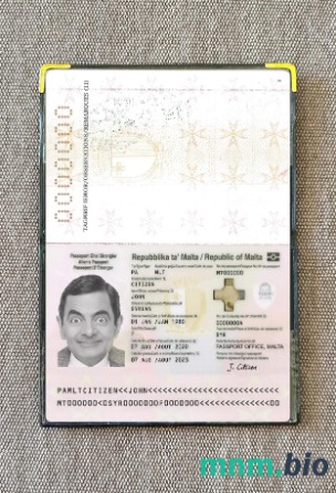 Malta paszport 2020-obecnie fotowygląd, skan i fotorealistyczny snapshot, 2 w 1